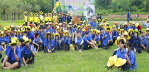  ร่วมกิจกรรม “ถอนกล้า ดำนา ทุ่งนาสามัคคีธรรม”